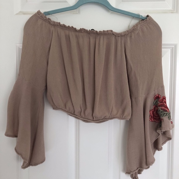 Embroidered Crop Top - Picture 3 of 4